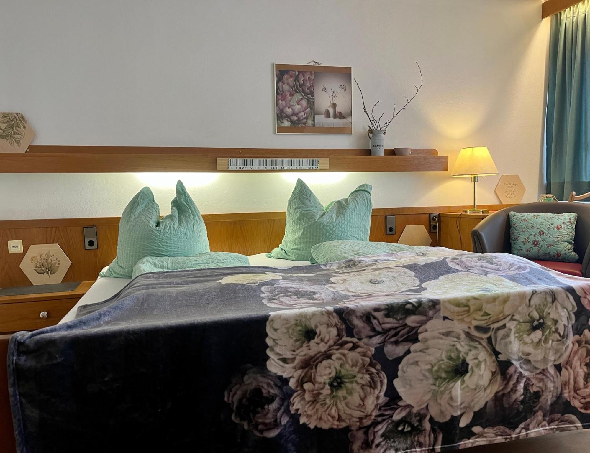 Goldener Hahn B&B Baiersbronn - Ferienwohnungen Mit Hotel Service Nahe Gartenschau Tal X Camera foto
